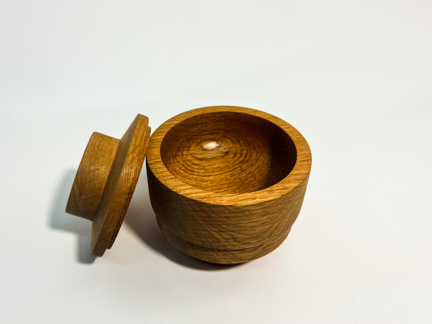 Oak lidded pot