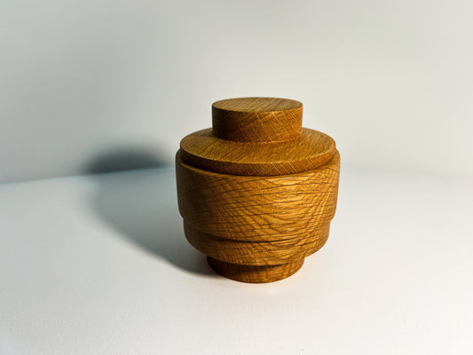 Oak lidded pot